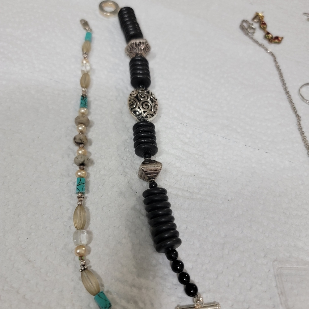 2 bracelets - Picture 3 of 3